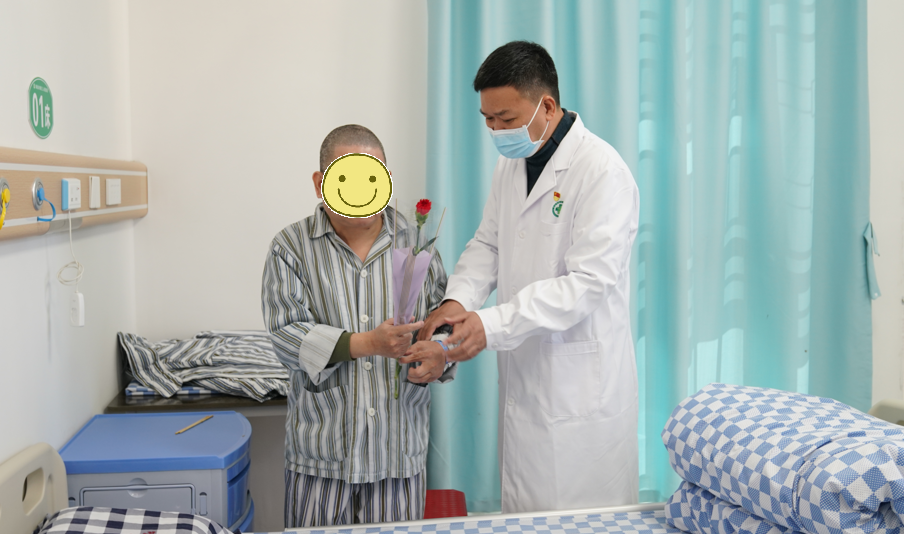 新春送暖，情滿病房